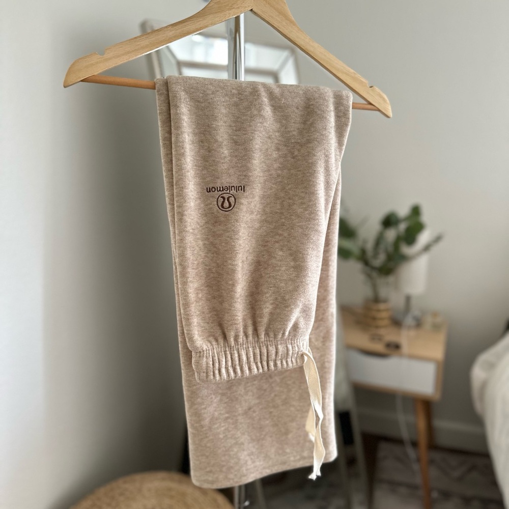 Lululemon Athletica Tan heather Sweatpants NWOT